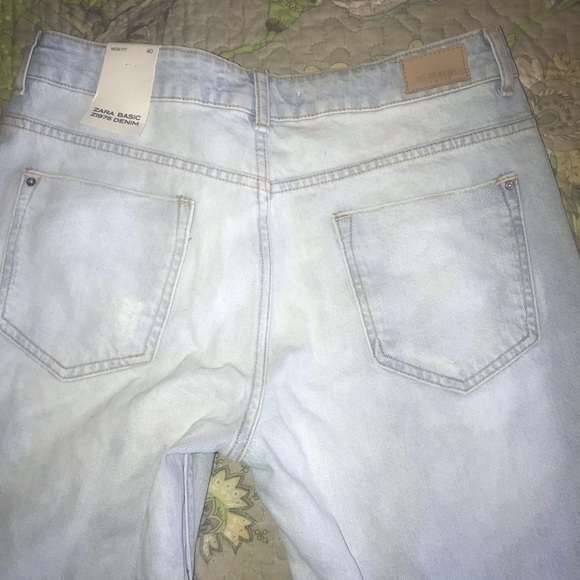 SOLD🦋 Zara Embroidered Mom Fit Jeans Size 8 - Picture 4 of 9